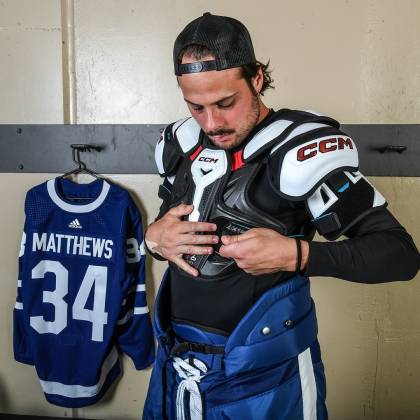 Umerar Hochei Jucător, Senior, CCM JETSPEED FT6 PRO · Negru / Alb / Roșu  - 1